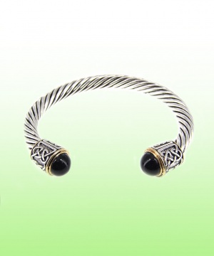 yb0039-two-tone-celtic-knot-cuff